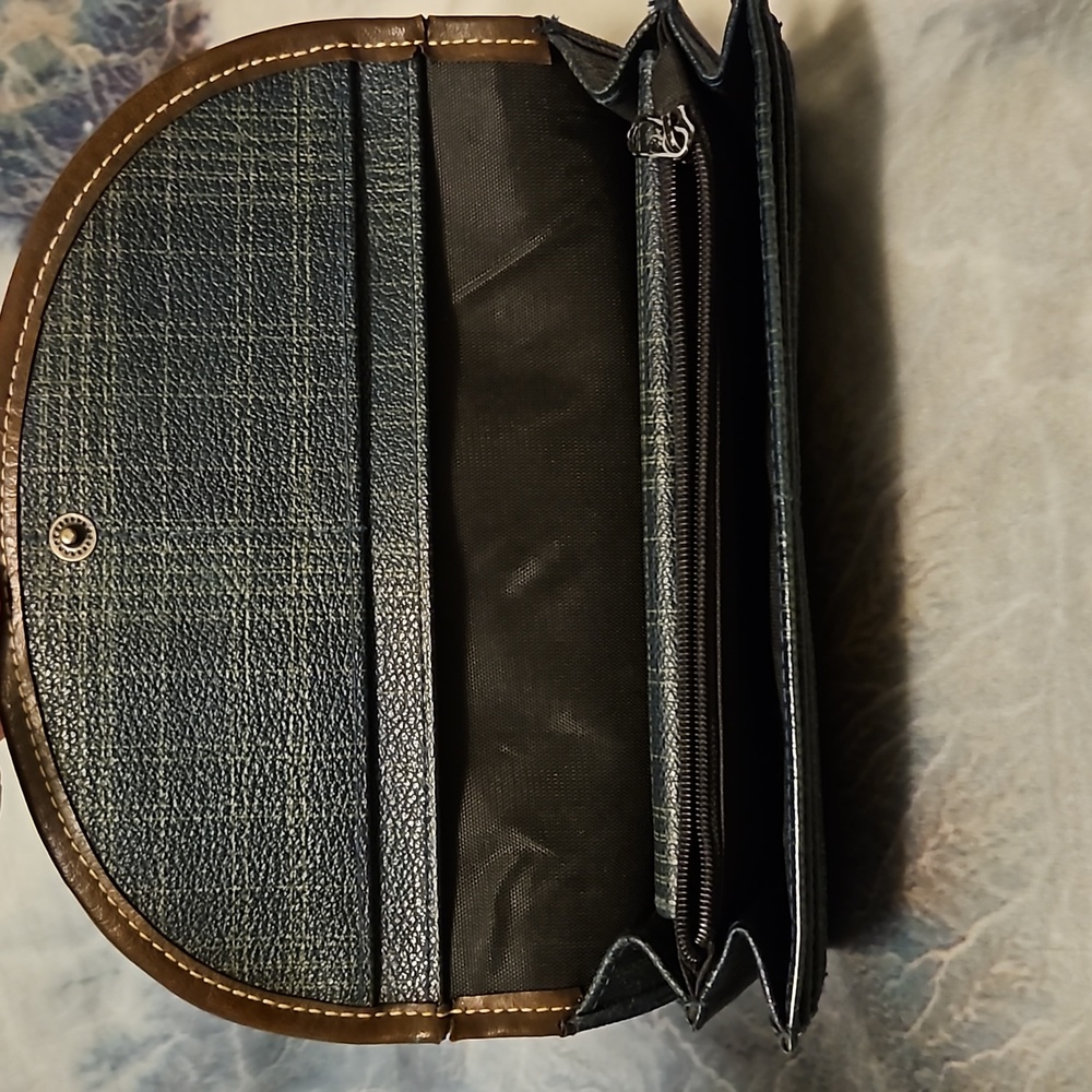 Esprit Wallet - Picture 5 of 10